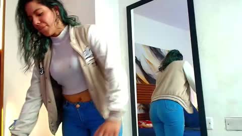 Snapshot of evelin_thompsson chatting on November 2025 03:07:01 AM cielo online show from November 2025 03:07:01 AM