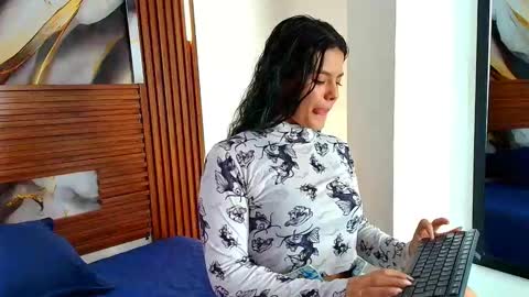 Snapshot of evelin_thompsson chatting on November 2025 03:06:01 AM cielo online show from November 2025 03:06:01 AM