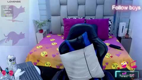 evelin zaens online show from February 2026 04:09:01 AM