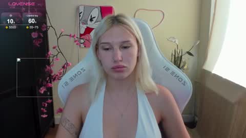 Snapshot of evelinalu chatting on July 2026 01:45:02 AM Evelina online show from July 2026 01:45:02 AM