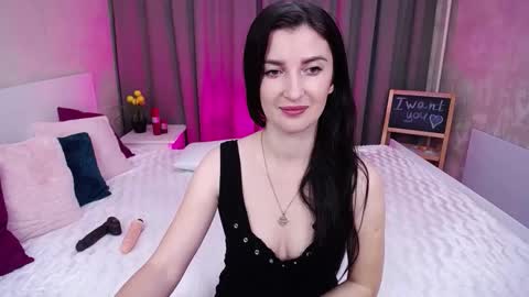 Evelin online show from October 2025 05:07:02 AM
