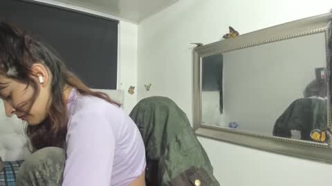 Evelyne online show from October 2025 02:43:02 AM