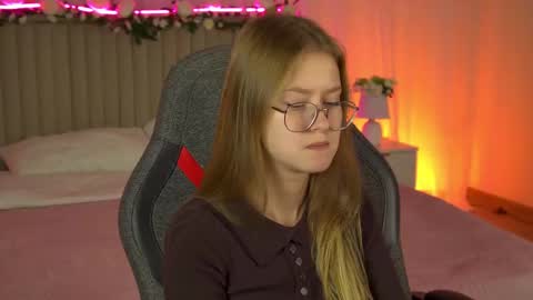 Snapshot of evemundie chatting on September 2025 12:19:01 PM Eve online show from September 2025 12:19:01 PM