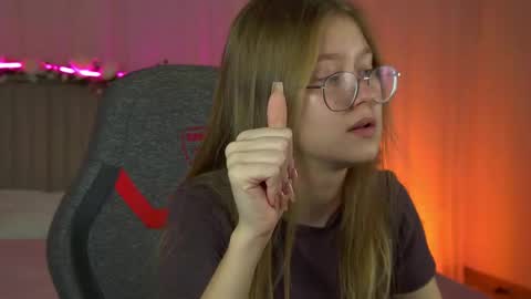 Snapshot of evemundie chatting on October 2025 12:44:02 PM Eve online show from October 2025 12:44:02 PM