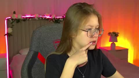 Snapshot of evemundie chatting on October 2025 11:10:01 AM Eve online show from October 2025 11:10:01 AM