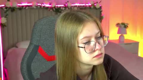 Snapshot of evemundie chatting on October 2025 10:38:01 AM Eve online show from October 2025 10:38:01 AM