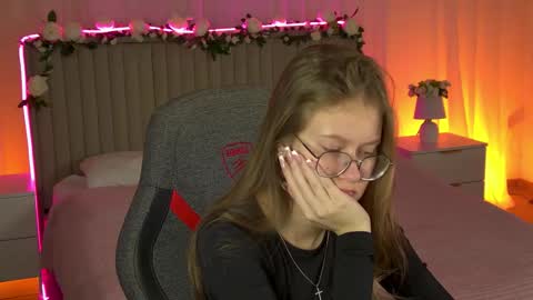 Snapshot of evemundie chatting on October 2025 12:28:01 PM Eve online show from October 2025 12:28:01 PM