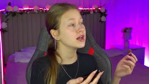 Snapshot of evemundie chatting on November 2025 06:46:02 AM Eve online show from November 2025 06:46:02 AM