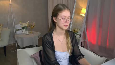 Snapshot of evemundie chatting on November 2025 12:19:02 PM Eve online show from November 2025 12:19:02 PM