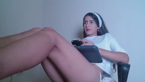 everly_monroe online show from November 2025 06:12:01 AM