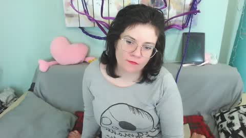 Everly online show from December 2024 04:36:01 PM