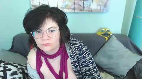 Everly online show from February 2025 05:52:02 PM