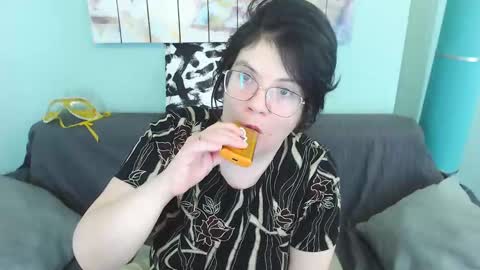 Everly online show from March 2025 05:18:02 AM