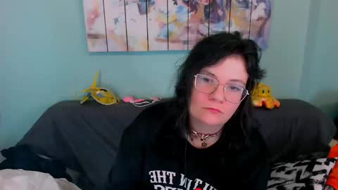 Everly online show from April 2026 06:44:02 PM