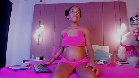 everly_smitth online show from September 2025 08:03:01 PM