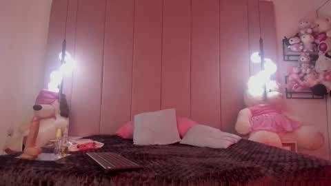 everly_smitth online show from October 2025 07:03:02 PM