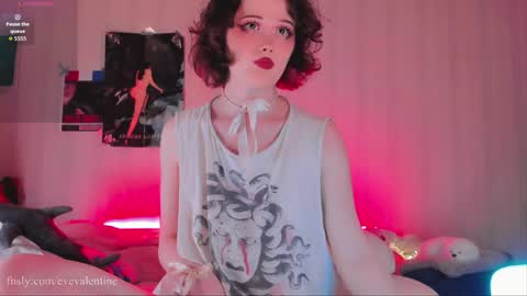 Snapshot of evevalentine_ chatting on May 2026 07:04:01 PM Eva online show from May 2026 07:04:01 PM