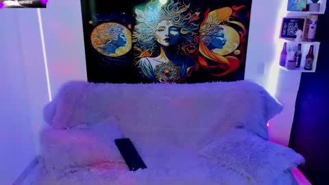 Snapshot of evie99_ chatting on February 2025 07:10:02 PM Evie99 online show from February 2025 07:10:02 PM