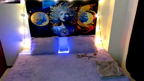 Snapshot of evie99_ chatting on October 2025 03:36:01 PM Evie99 online show from October 2025 03:36:01 PM