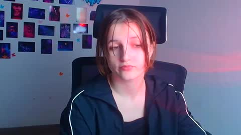 Evie online show from November 2025 06:30:02 PM