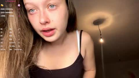 Snapshot of evonnesilvestre chatting on September 2025 03:16:02 PM Eva online show from September 2025 03:16:02 PM