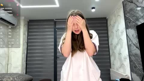 Snapshot of evonnesilvestre chatting on October 2025 05:24:01 AM Eva online show from October 2025 05:24:01 AM