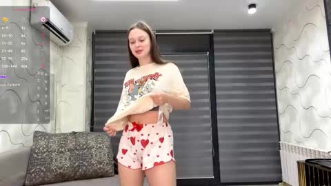 Snapshot of evonnesilvestre chatting on November 2025 03:14:02 PM Eva online show from November 2025 03:14:02 PM