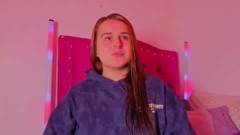 EVY online show from November 2025 01:04:02 AM