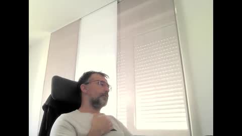 Snapshot of exhibit77 chatting on May 2026 09:24:01 AM exhibit77 online show from May 2026 09:24:01 AM