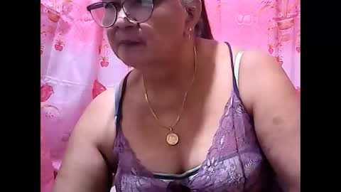 Snapshot of exotic_mom2024 chatting on February 2025 01:57:01 AM exotic_mom2024 online show from February 2025 01:57:01 AM