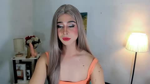 expensive_elise online show from March 2026 12:34:01 PM