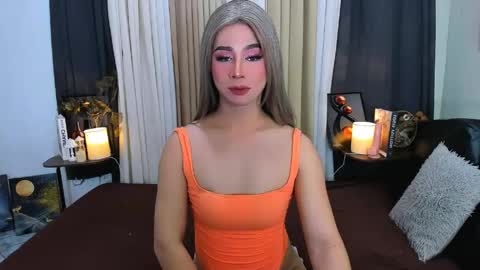 Snapshot of expensive_elise chatting on May 2026 05:29:01 PM expensive_elise online show from May 2026 05:29:01 PM