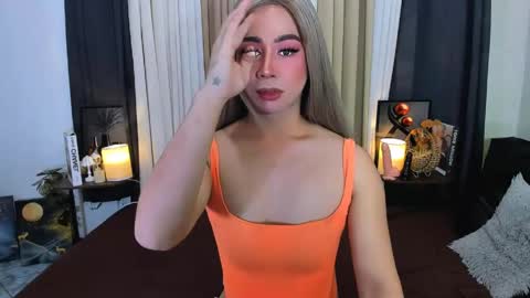 Snapshot of expensive_elise chatting on May 2026 06:59:01 PM expensive_elise online show from May 2026 06:59:01 PM