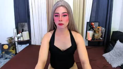 Snapshot of expensive_elise chatting on May 2026 10:08:02 PM expensive_elise online show from May 2026 10:08:02 PM