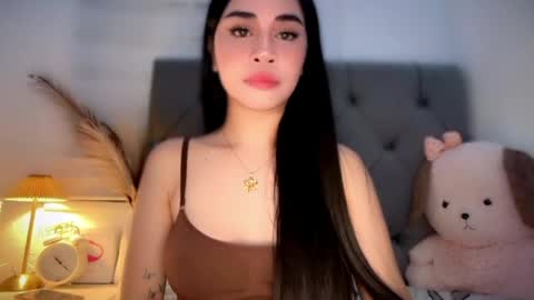Snapshot of expensivets_chloe chatting on April 2026 10:57:01 AM chloee online show from April 2026 10:57:01 AM