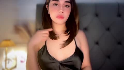 Snapshot of expensivets_chloe chatting on April 2026 08:18:01 AM chloee online show from April 2026 08:18:01 AM