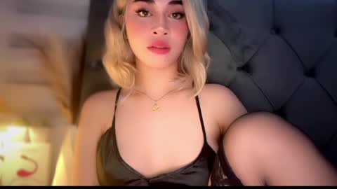 Snapshot of expensivets_chloe chatting on May 2026 05:29:01 PM chloee online show from May 2026 05:29:01 PM