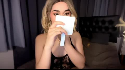 Snapshot of expensivets_chloe chatting on June 2026 09:42:02 PM chloee online show from June 2026 09:42:02 PM
