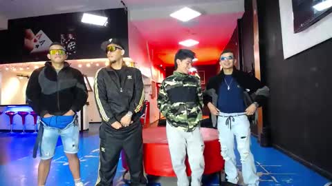 extrangers online show from November 2025 01:11:02 PM