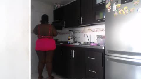 eyshaexotii online show from November 2025 05:12:02 PM