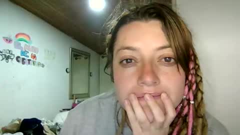 Aimee online show from October 2025 12:04:01 AM