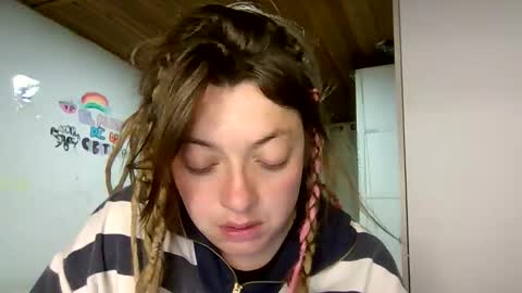 Snapshot of ezlngirl chatting on February 2026 03:59:02 AM Aimee online show from February 2026 03:59:02 AM