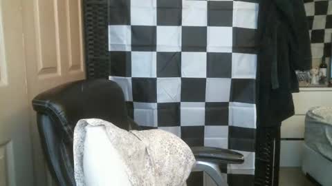 Ezra Naamah online show from February 2025 11:04:02 PM