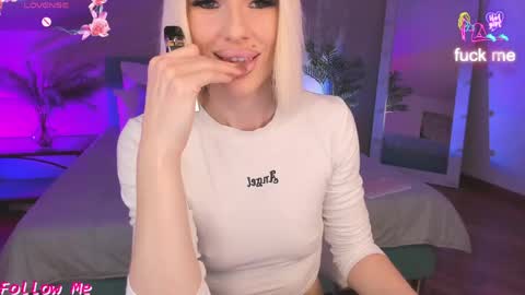 Snapshot of fallen1_angel chatting on April 2026 09:05:01 PM Lana online show from April 2026 09:05:01 PM