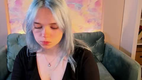 Bella online show from October 2025 02:12:02 PM