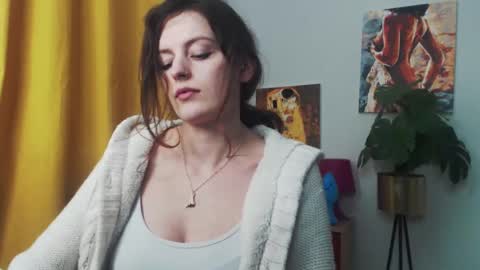 Nadine online show from January 2025 12:26:02 PM