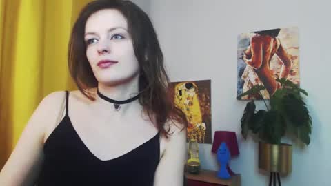 Nadine online show from February 2025 09:25:02 AM