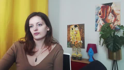 Nadine online show from February 2025 09:21:01 AM