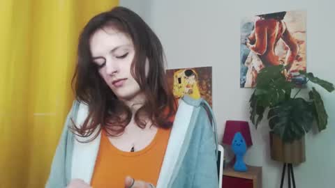 Nadine online show from March 2025 09:25:02 AM