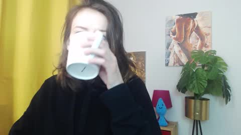 Nadine online show from November 2025 05:51:02 AM